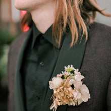 Load image into Gallery viewer, Boutonniere
